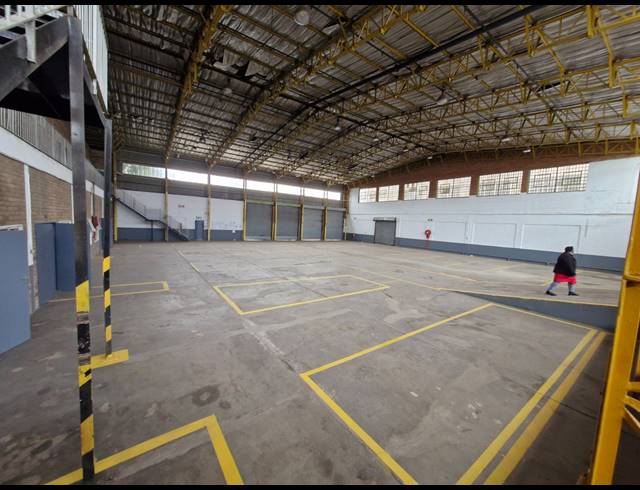 2,722M² WAREHOUSE TO LET IN BENROSE